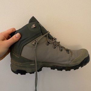 Salomon Outward Mid GTX Hiking Boots - Women's (Size 9)